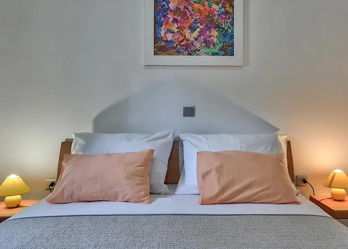 아파트 Teuta_commodious At The *